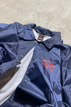 画像をギャラリービューアに読み込む, BACK LOGO NYLON COACH JACKET  / NAVY	[SIZE: XL USED]
