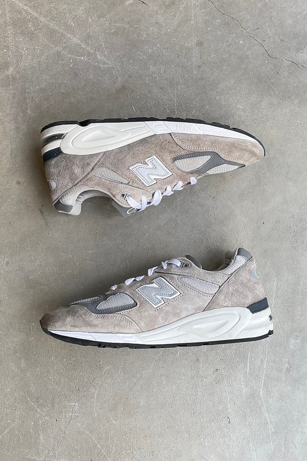 MADE IN USA M990 GY2 SNEAKERS / GRAY [SIZE: US10.0 (equivalent to 28cm) USED]