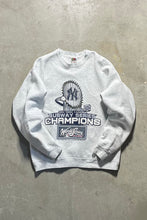 画像をギャラリービューアに読み込む, Y2K 00&#39;S NY YANKEES SWEATSHIRT / GREY [SIZE: L USED]
