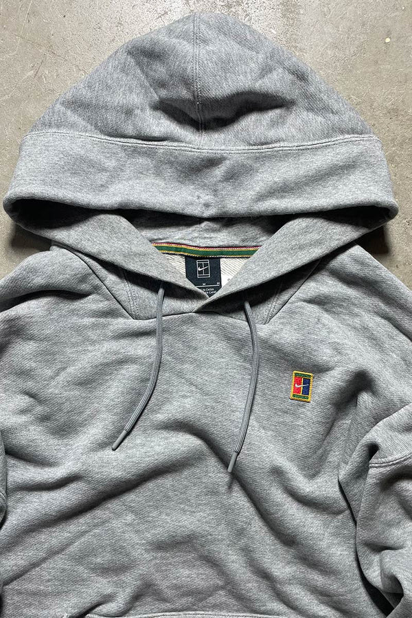NIKE TENNIS LOGO SWEAT HOODIE / GREY [SIZE: M USED]
