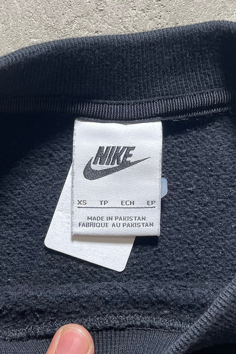 LOGO SWEATSHIRT / BLACK [SIZE: XS USED]