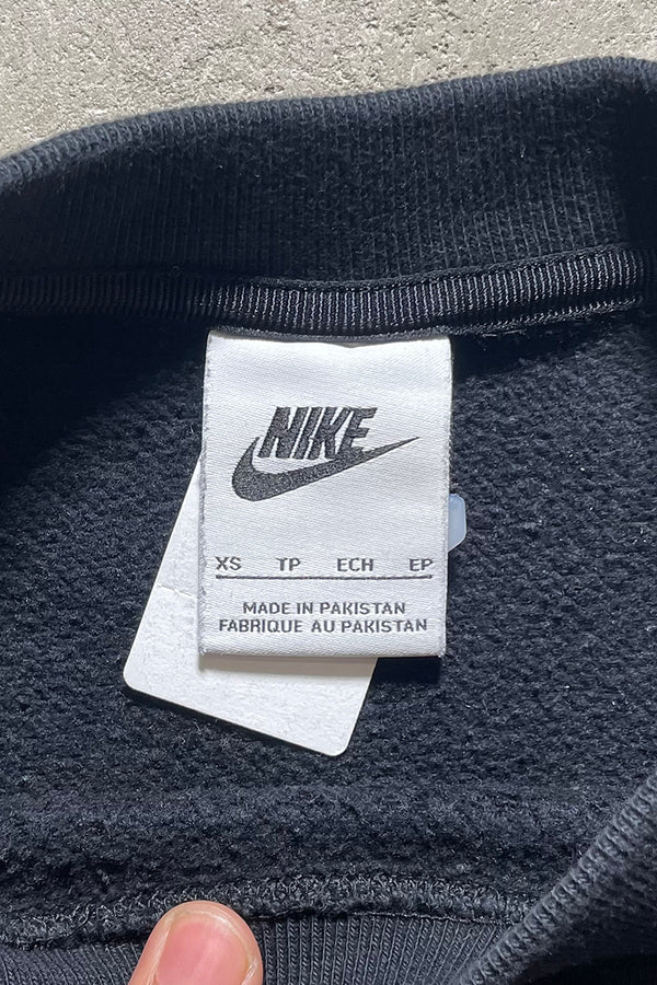 LOGO SWEATSHIRT / BLACK [SIZE: XS USED]