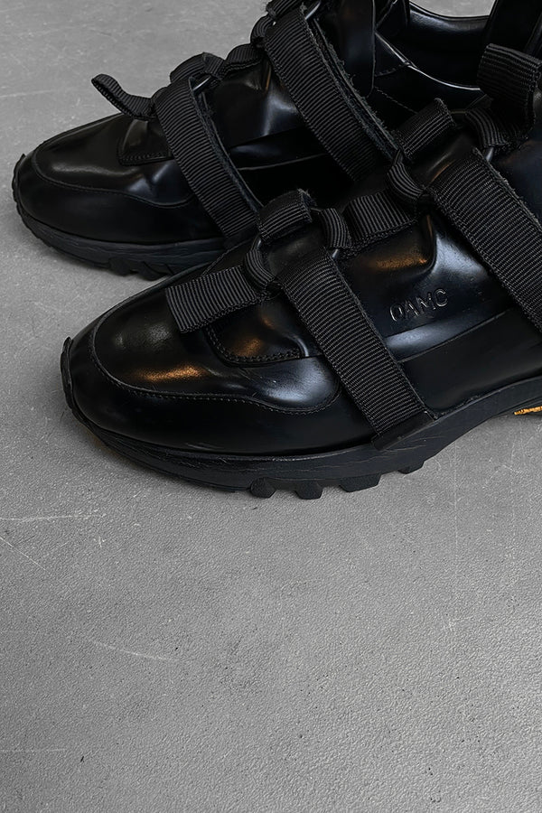 MADE IN ITALY BELTED LEATHER SNEAKERS / BLACK [SIZE: US8.0 (26cm equivalent) USED]