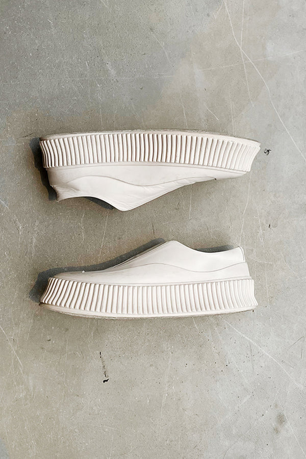 MADE IN SPAIN SLIP ON LEATHER SNEAKERS / WHITE [SIZE: 40 (25.0cm相当) USED]