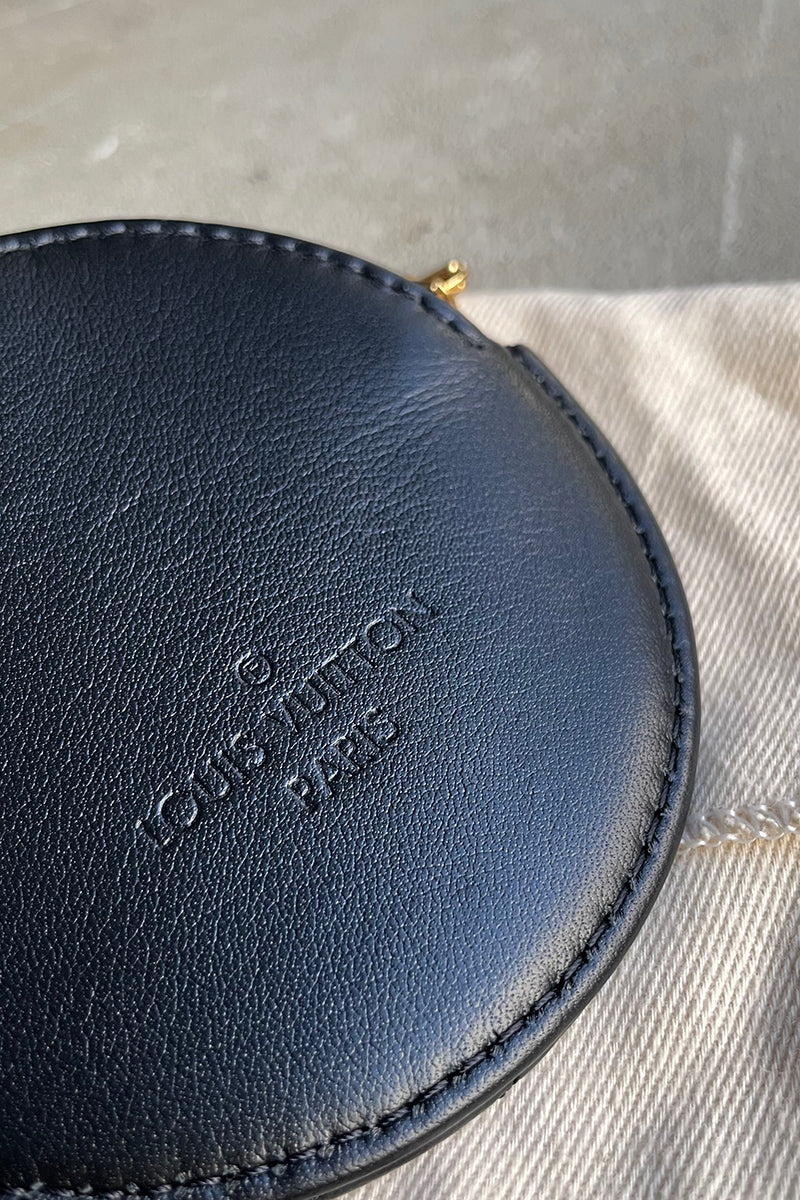 LEATHER COIN CASE W/COTTON BAG [SIZE: ONE SIZE USED]