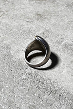 画像をギャラリービューアに読み込む, MADE IN MEXICO 925 SILVER RING W/BRASS / SILVER [SIZE: 13号相当 USED]
