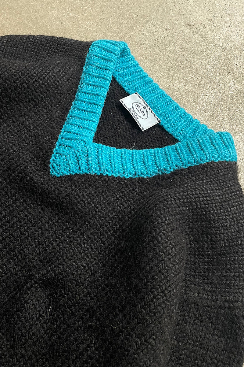 MADE IN PERU V-NECK ALPACA KNIT SWEATER / BLACK [SIZE: 38 (equivalent to M) USED]