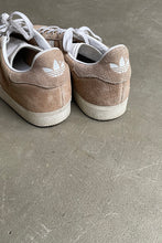 画像をギャラリービューアに読み込む, GAZELLE LEATHER SNEAKERS / BEIGE [SIZE US8.0 (26.0cm相当) USED]
