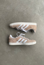 画像をギャラリービューアに読み込む, GAZELLE LEATHER SNEAKERS / BEIGE [SIZE US8.0 (26.0cm相当) USED]
