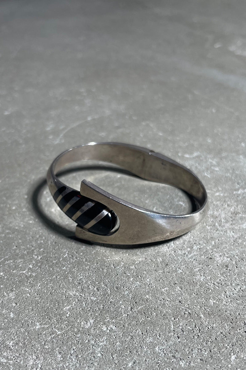 MADE IN MEXICO 925 SILVER BANGLE W/ONYX SILVER [SIZE: ONE SIZE USED]
