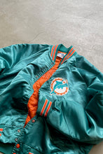 画像をギャラリービューアに読み込む, MADE IN USA 90&#39;S MIAMI DOLPHINS NFL NYLON STADIUM JACKET / EMERALD GREEN［SIZE: XL USED]
