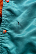 画像をギャラリービューアに読み込む, MADE IN USA 90&#39;S MIAMI DOLPHINS NFL NYLON STADIUM JACKET / EMERALD GREEN［SIZE: XL USED]
