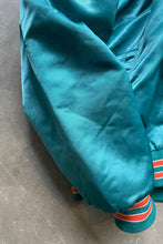 画像をギャラリービューアに読み込む, MADE IN USA 90&#39;S MIAMI DOLPHINS NFL NYLON STADIUM JACKET / EMERALD GREEN［SIZE: XL USED]
