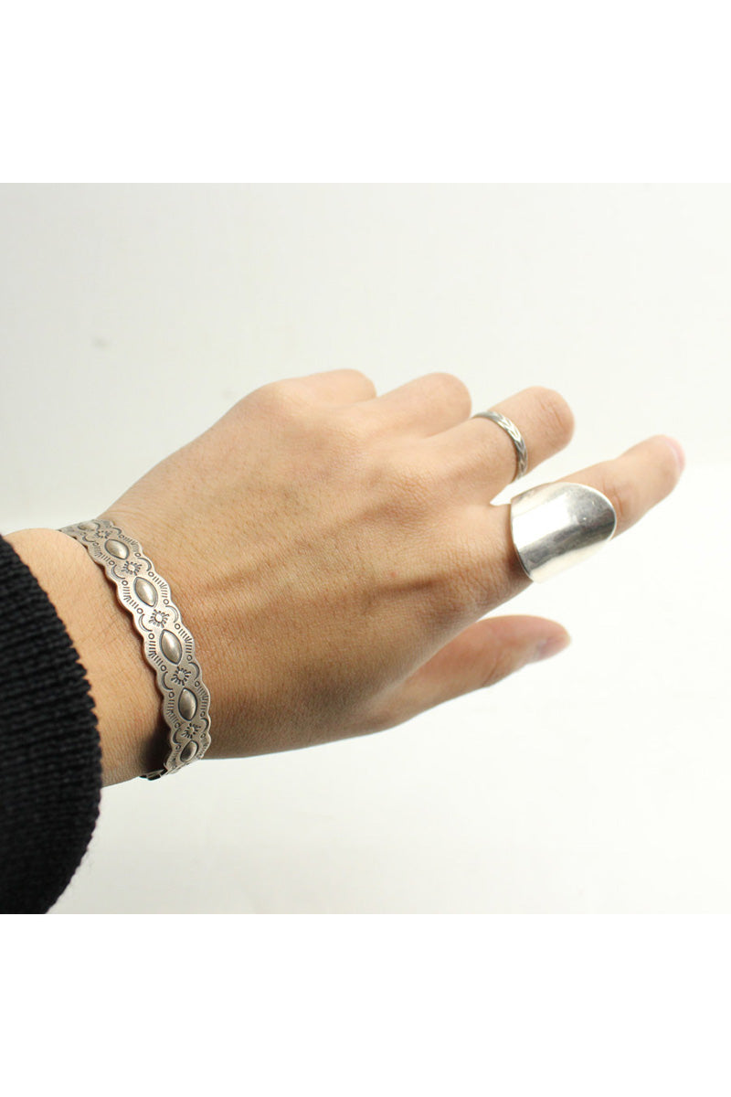 NAVAJO SILVER BANGLE [USED]
