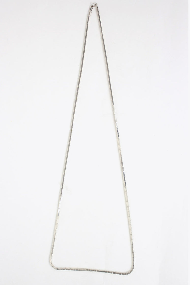 VINTAGE STERLING SILVER NECKLACE [ONE SIZE USED]