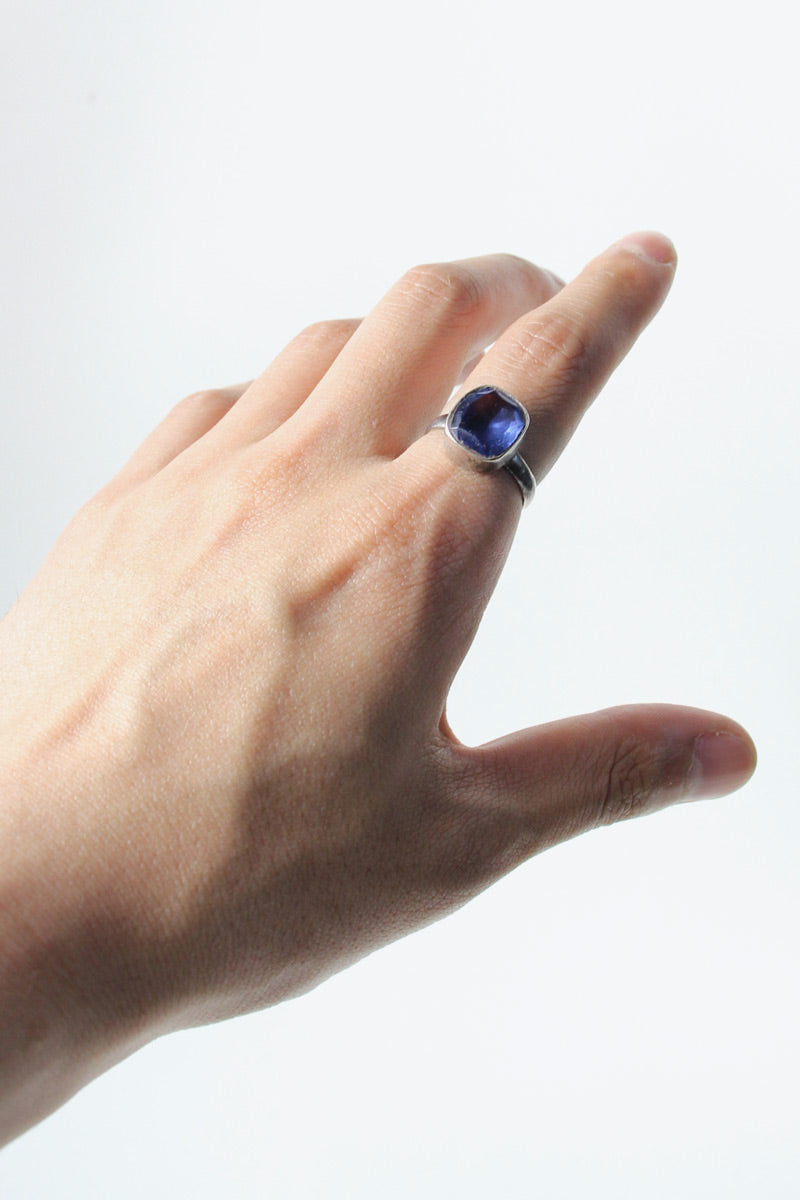SILVER RING W/GLASS STONE [SIZE: US 8.5 equivalent USED]