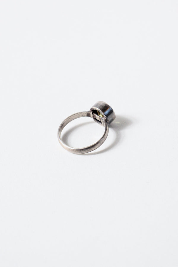SILVER RING W/GLASS STONE [SIZE: 19 Used]
