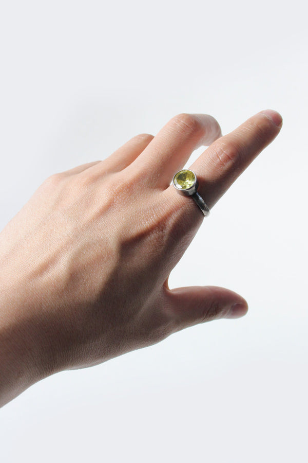 SILVER RING W/GLASS STONE [SIZE: 19 Used]