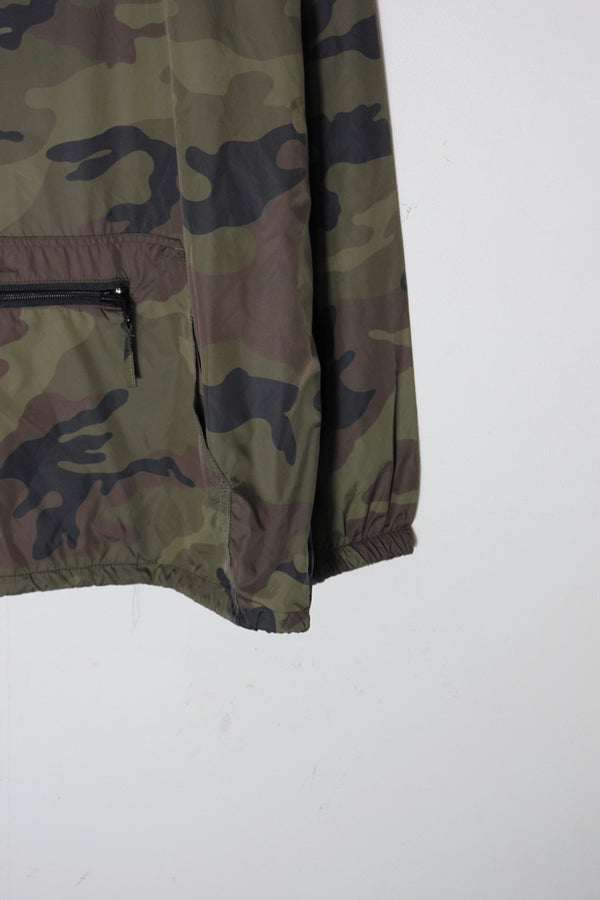 HALF ZIP NYLON HOODIE JACKET / CAMOUFLAGE [SIZE: L USED]