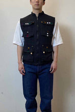 画像をギャラリービューアに読み込む, 90&#39;S ZIP UP DESIGN VEST / BLACK [SIZE: L USED]
