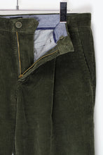 画像をギャラリービューアに読み込む, TUCK CORDUROY PANTS / OLIVE [SIZE: W31 x L30 USED]
