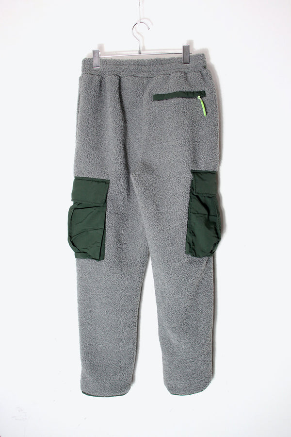 FLEECE CARGO PANTS / GREY/GREEN [SIZE: XS USED]