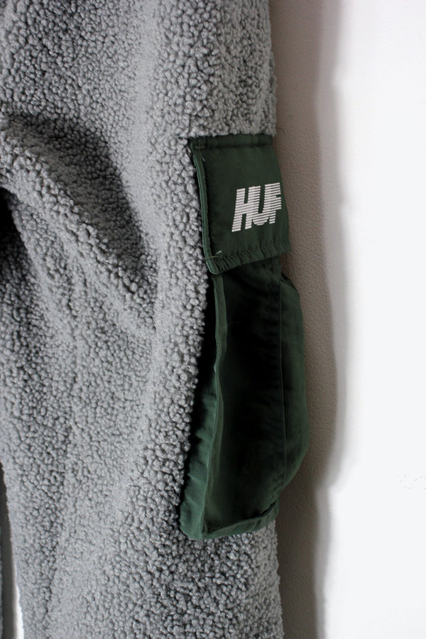 FLEECE CARGO PANTS / GREY/GREEN [SIZE: XS USED]