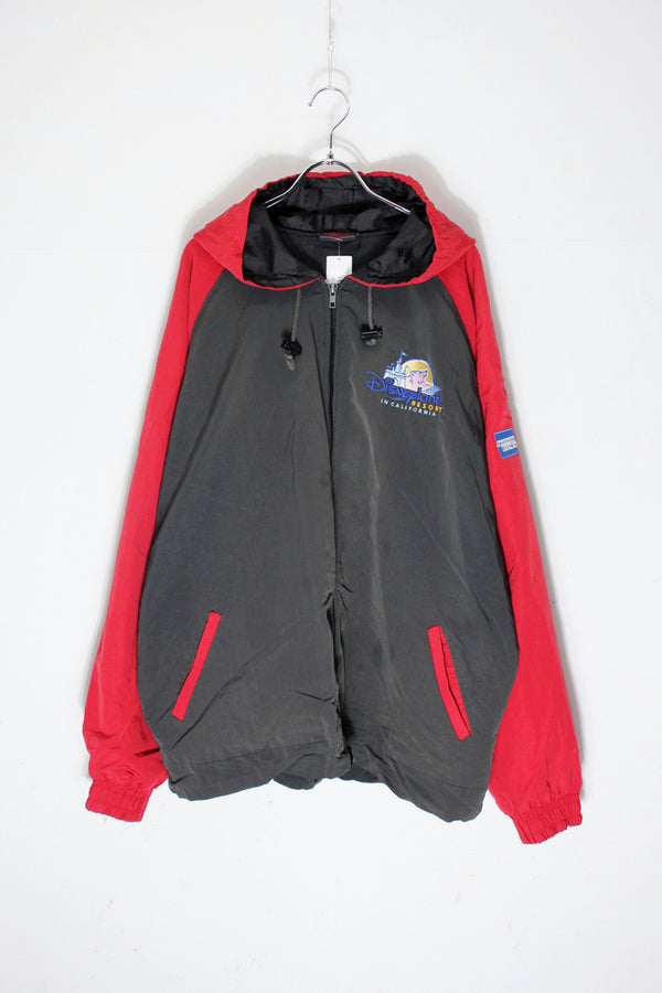 MADE IN USA 90'S DISNEY LAND NYLON ZIP HOODIE JACKET / CHARCOAL GREY/RED [SIZE: L equivalent USED]