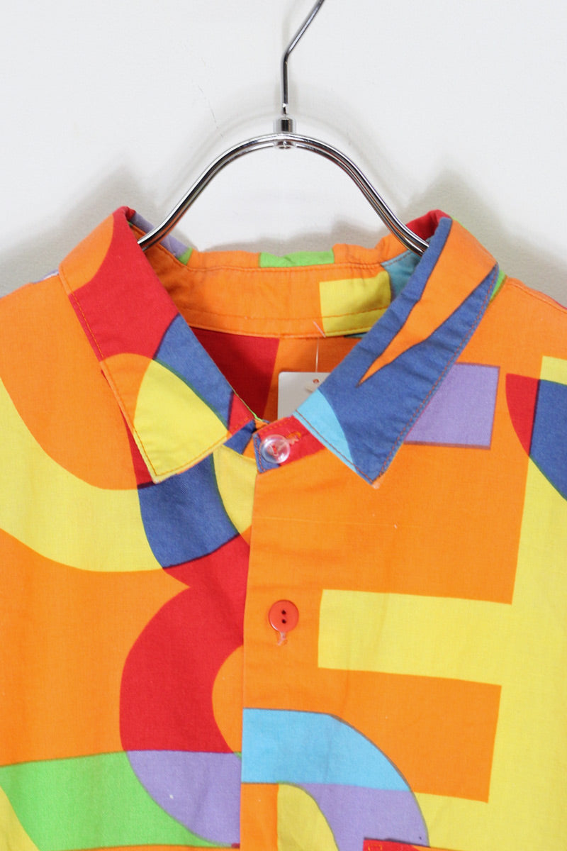 S/S ALPHABET PATTERN SHIRT / MULTI [SIZE: Equivalent to L, USED]