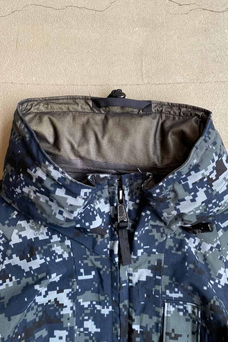 01'S ECWCS 2ND GEN GORE-TEX WORKING PARKA DIGITAL CAMO / NAVY [SIZE: L DEADSTOCK/NOS]
