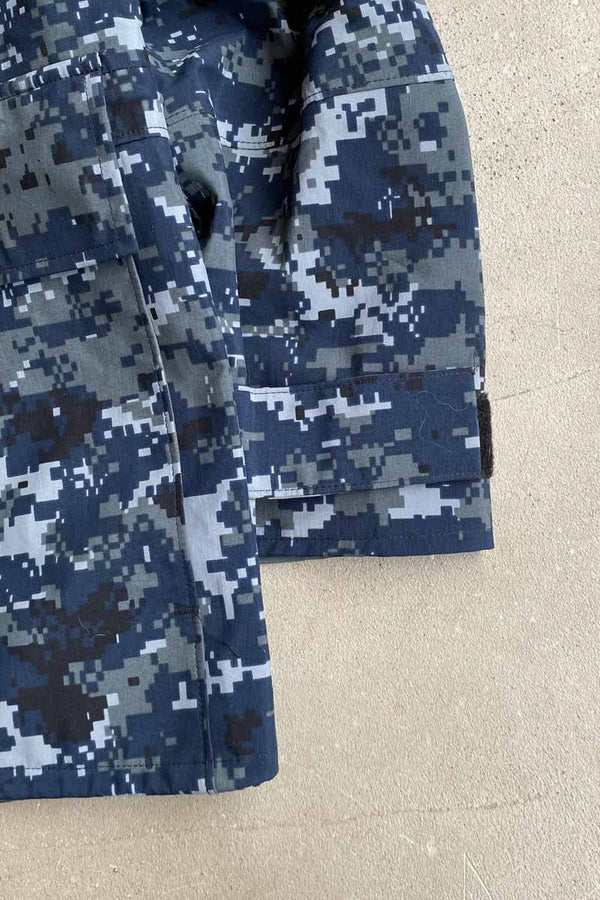 01'S ECWCS 2ND GEN GORE-TEX WORKING PARKA DIGITAL CAMO / NAVY [SIZE: L DEADSTOCK/NOS]
