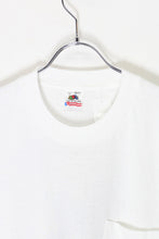 画像をギャラリービューアに読み込む, MADE IN USA 90&#39;S S/S MARLBORO RODEO BACK PRINT POCKET ADVERTISING T-SHIRT / WHITE [SIZE: XL DEADSTOCK/NOS]
