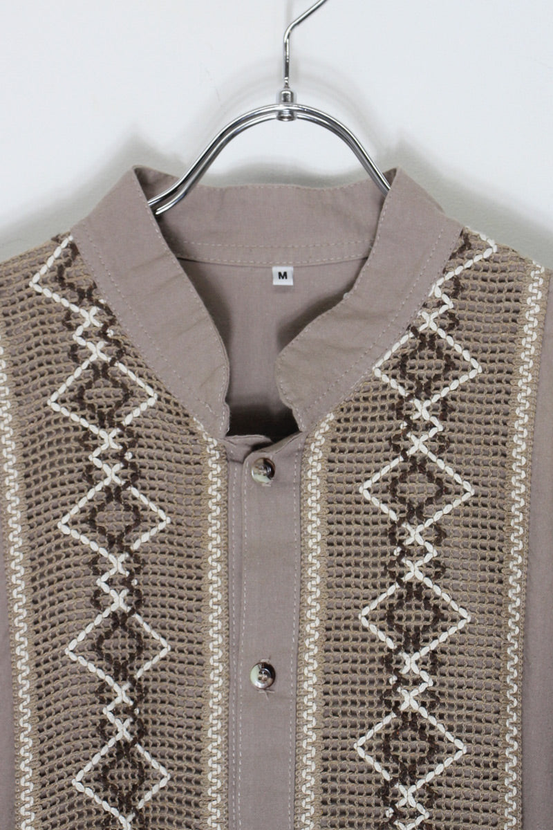 S/S STAND COLLAR CUBA DESIGN COTTON SHIRT / BEIGE [SIZE: M USED]