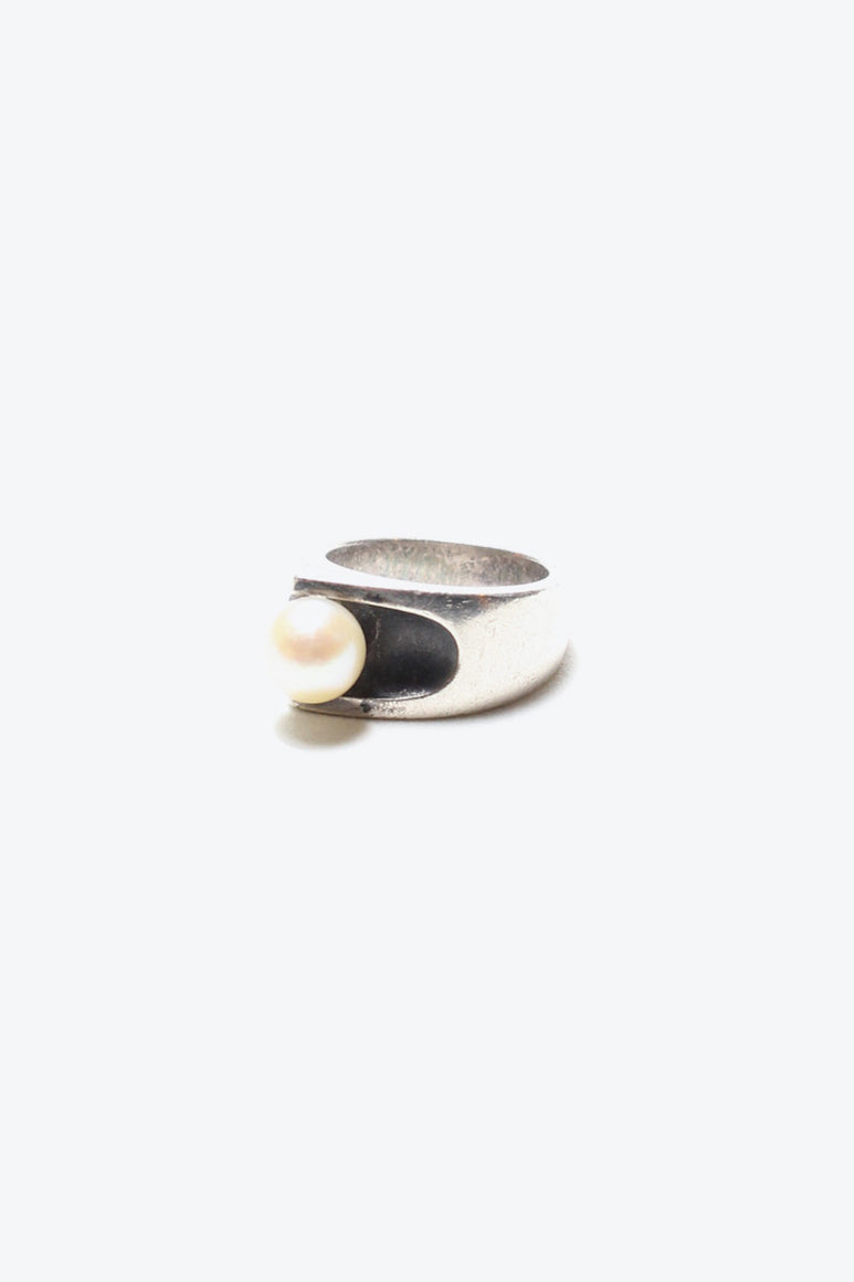 STERLING SILVER RING W/PEARL [SIZE: 8号相当 USED]