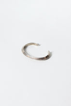 画像をギャラリービューアに読み込む, STERLING SILVER BANGLE [ONE SIZE USED]
