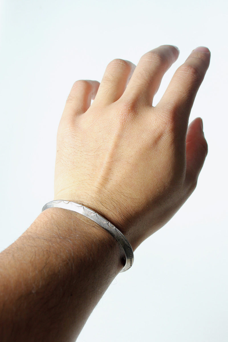 STERLING SILVER BANGLE [ONE SIZE]