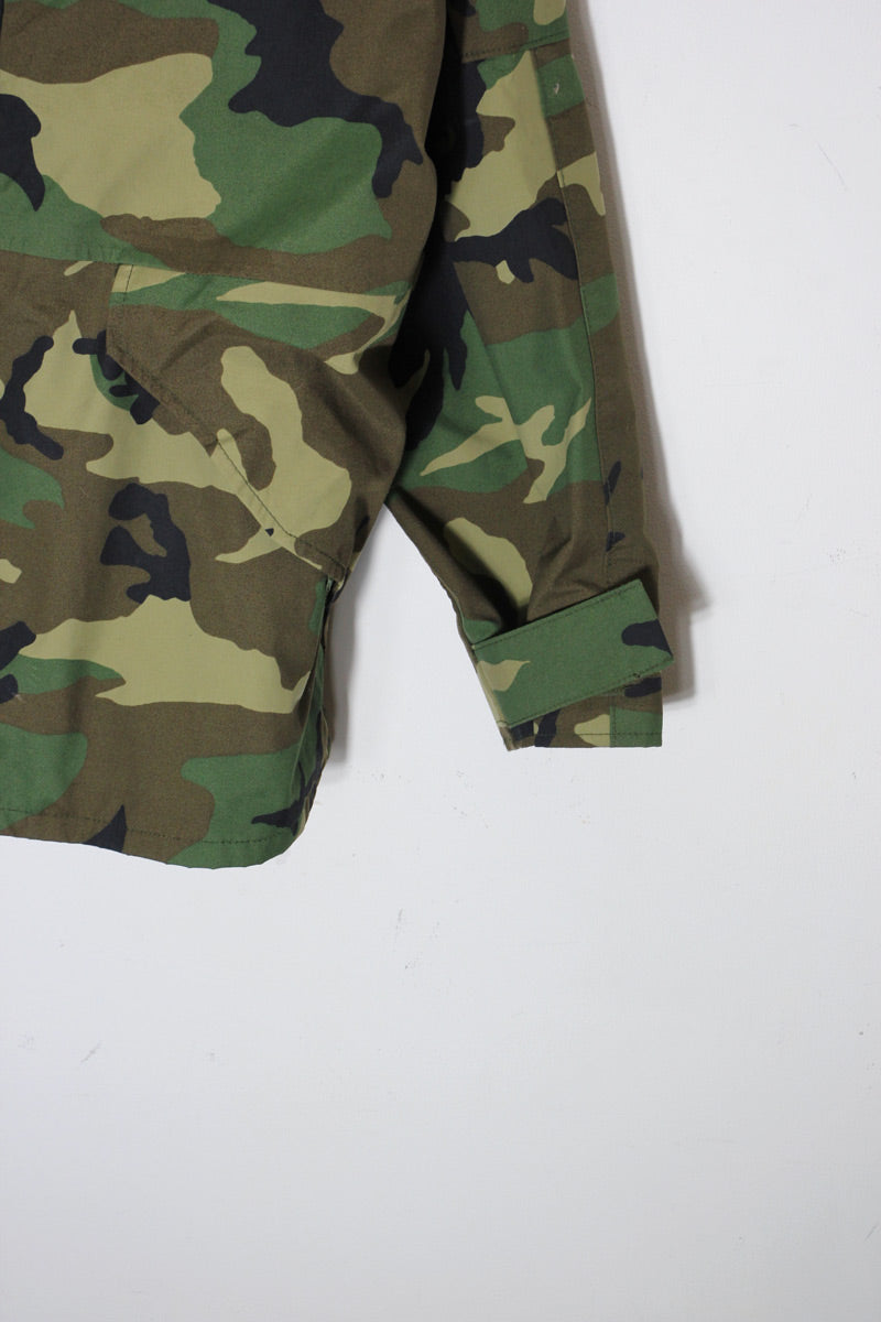01'S ECWCS GORE-TEX SHELL JACKET / WOODLAND CAMO [SIZE: L USED]