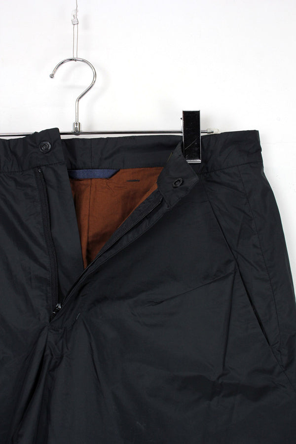 NYLON PANTS / BLACK [SIZE: 44 USED]