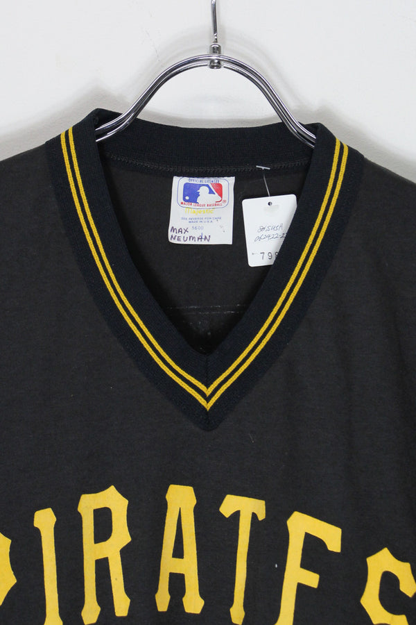 MADE IN USA 80'S S/S MLB PITTSBURGH PIRATES 18 V-NECK RIB LINE T-SHIRT / BLACK [SIZE: XL Equivalent USED]