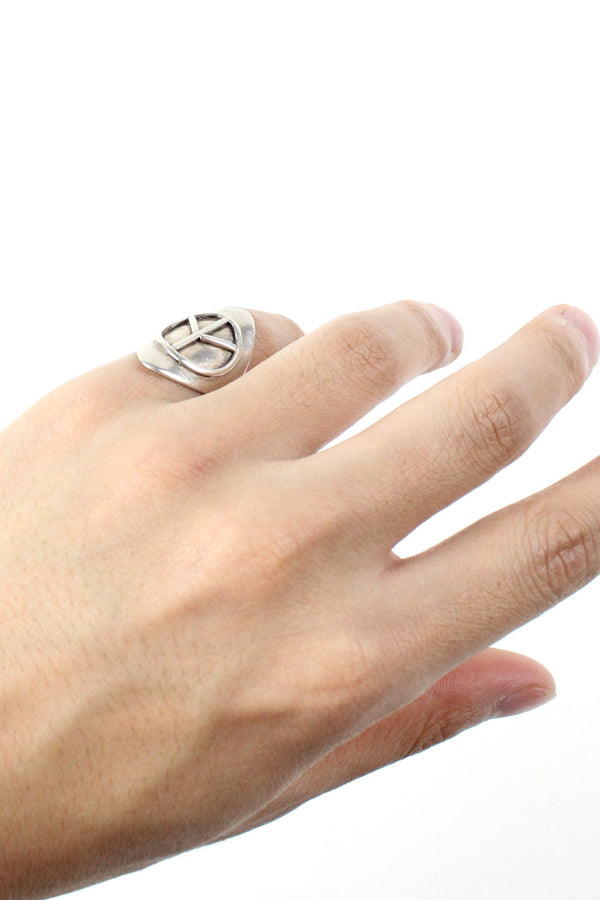 925 SILVER RING / SILVER [SIZE: Equivalent to 11, USED]