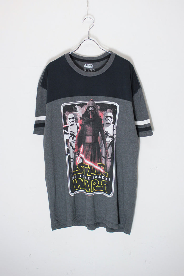 S/S THE FORCE AWAKENS PRINT T-SHIRT / BLACK/CHARCOAL GREY [SIZE: XL USED]