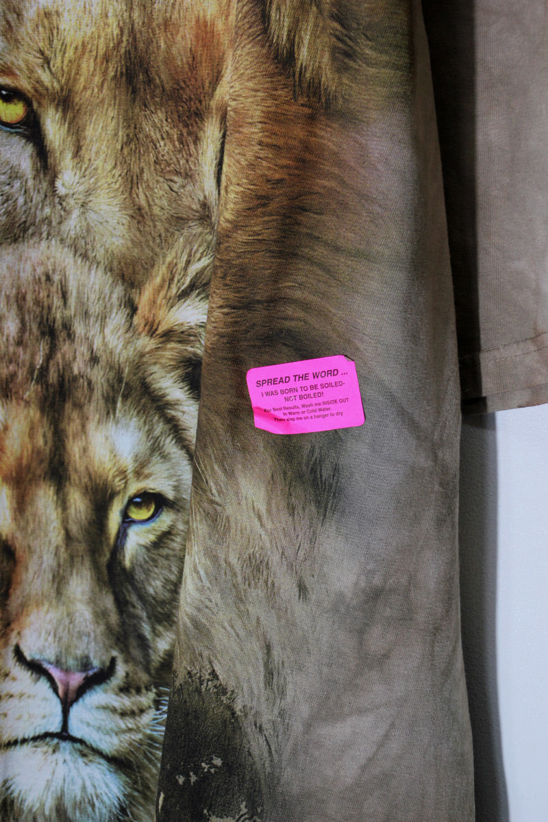 S/S LION PATTERN PRINT T-SHIRT / PATTERN/BROWN [SIZE: XL USED]