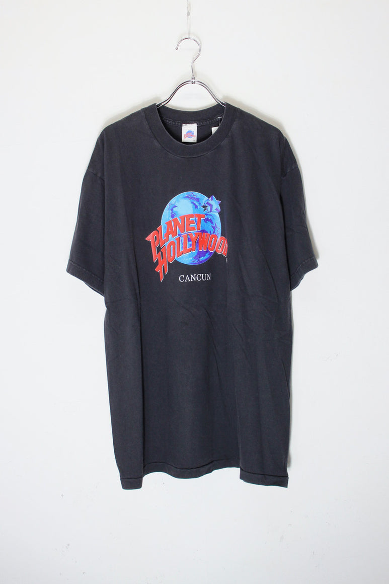 S/S PLANET HOLLYWOOD CANCUN LOGO PRINT T-SHIRT / BLACK [SIZE: XL USED]
