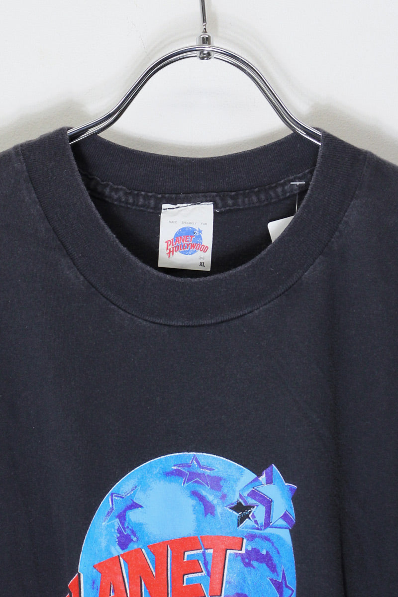 S/S PLANET HOLLYWOOD CANCUN LOGO PRINT T-SHIRT / BLACK [SIZE: XL USED]
