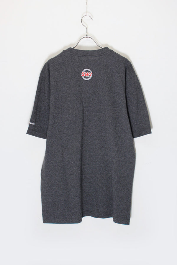S/S HENLEY NECK POCKET T-SHIRT / CHARCOAL GREY [SIZE: M USED]